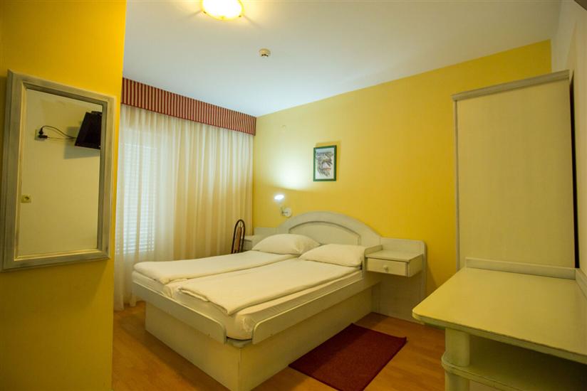 Room S9, for 4 persons