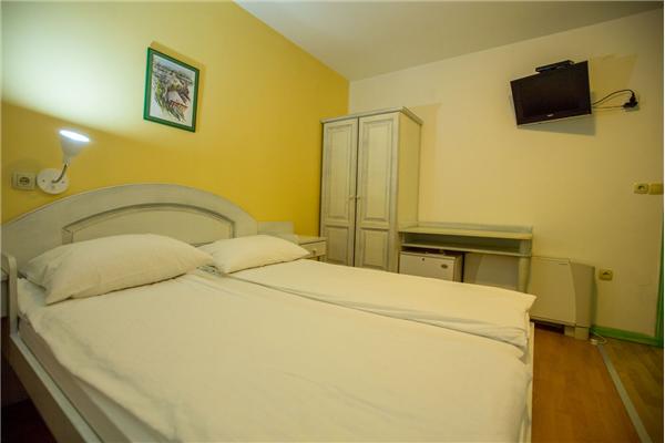 Room S9, for 4 persons