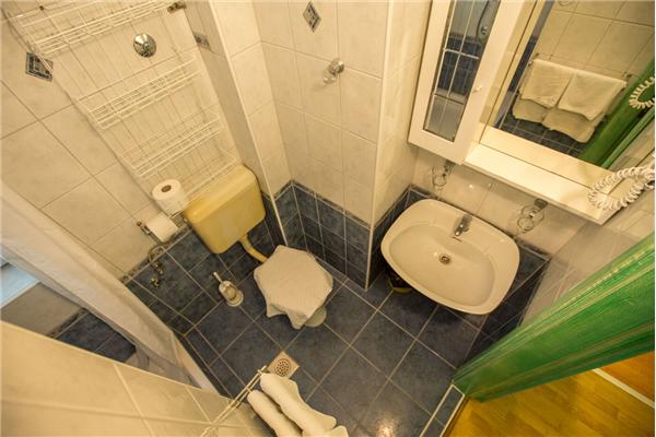 Room S9, for 4 persons