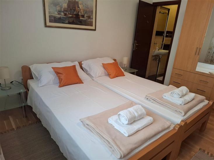 Apartment A1, for 6 persons