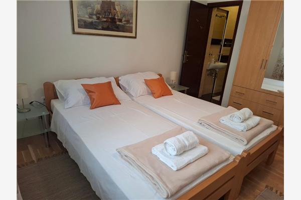 Apartment A1, for 6 persons