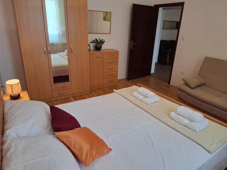 Apartment A1, for 6 persons