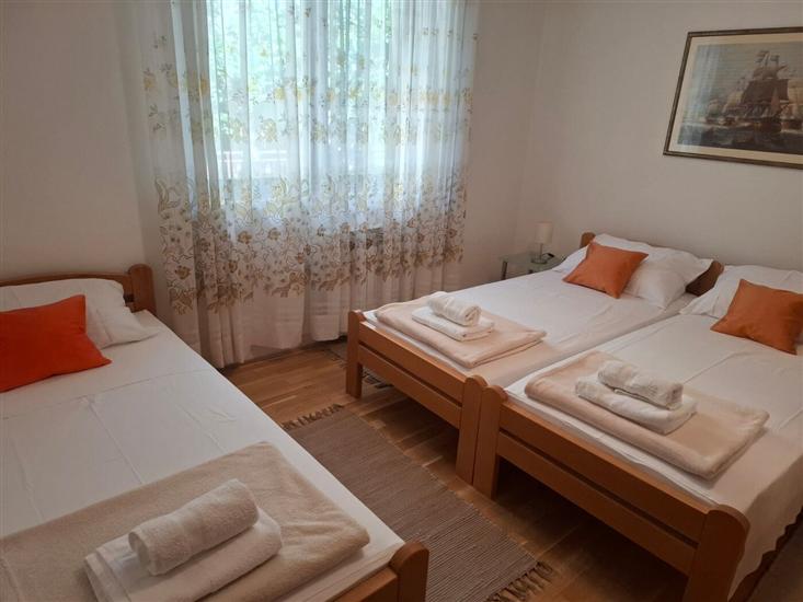 Apartment A1, for 6 persons