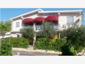 Apartments Pranic Slatina - island Vir, Size 36.00 m2, Airline distance to the sea 200 m