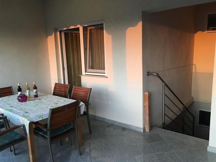 Apartment A2, for 5 persons