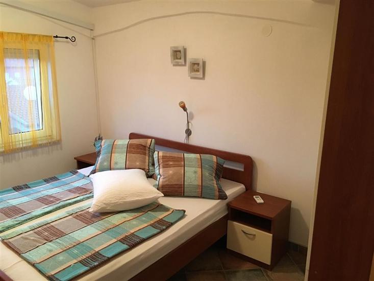 Apartment A2, for 5 persons