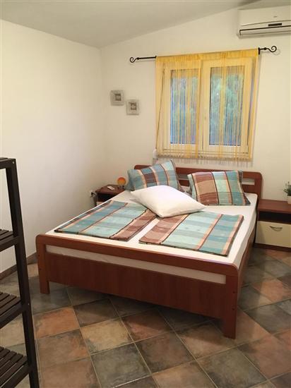 Apartment A2, for 5 persons