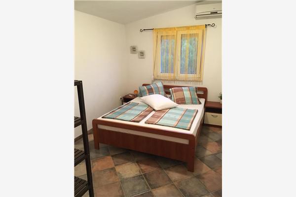 Apartment A2, for 5 persons
