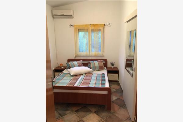 Apartment A2, for 5 persons
