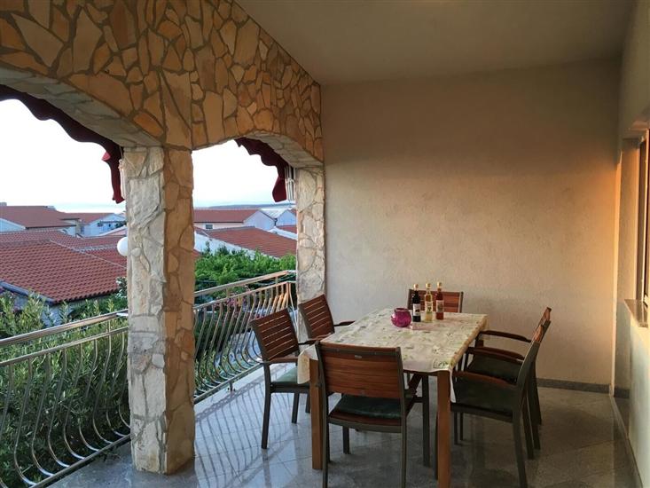 Apartment A2, for 6 persons