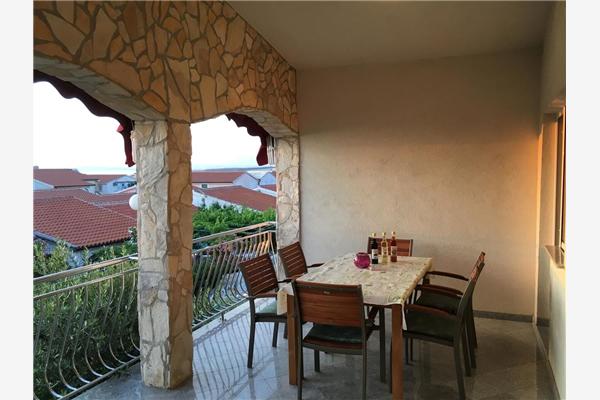 Apartment A2, for 5 persons