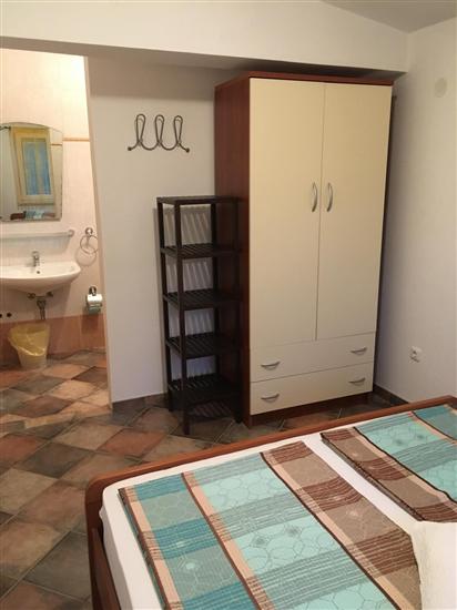Apartment A2, for 5 persons