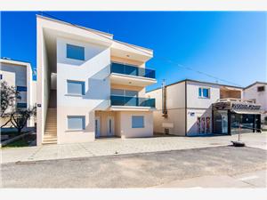 Apartment Brcina Slatina - island Vir, Size 90.00 m2, Airline distance to town centre 20 m