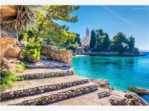 Apartment Middle Dalmatian islands,BookAna&TinaFrom 97 €
