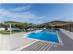 Villa dal' Mares Vinisce, Size 180.00 m2, Accommodation with pool, Airline distance to the sea 200 m