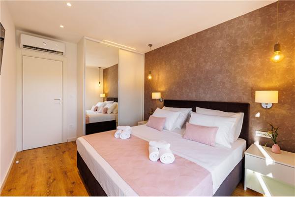 House K1, for 10 persons