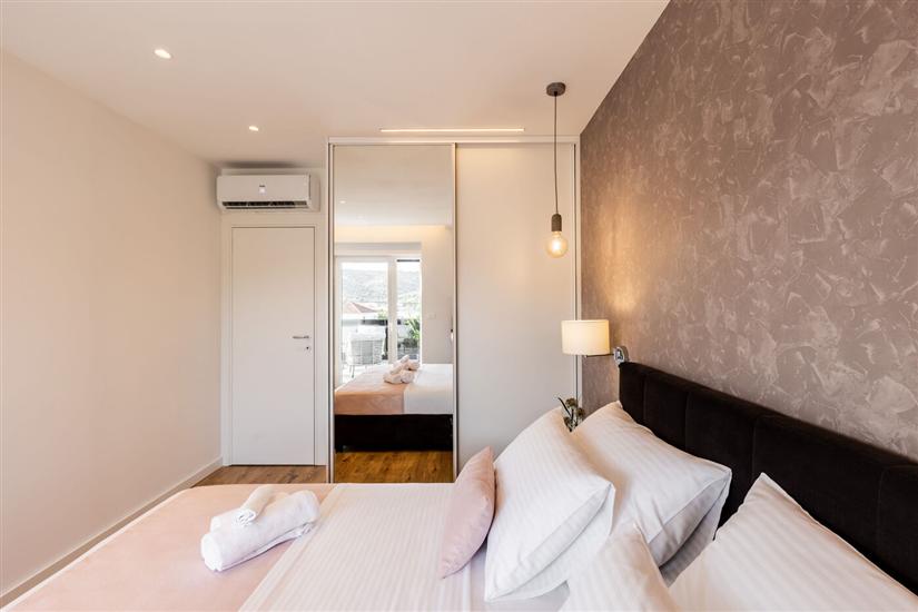 House K1, for 10 persons