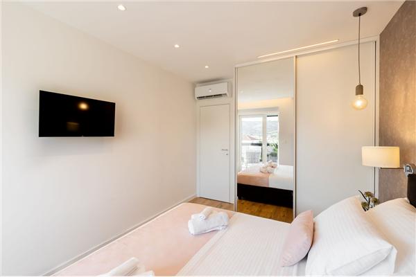 House K1, for 10 persons