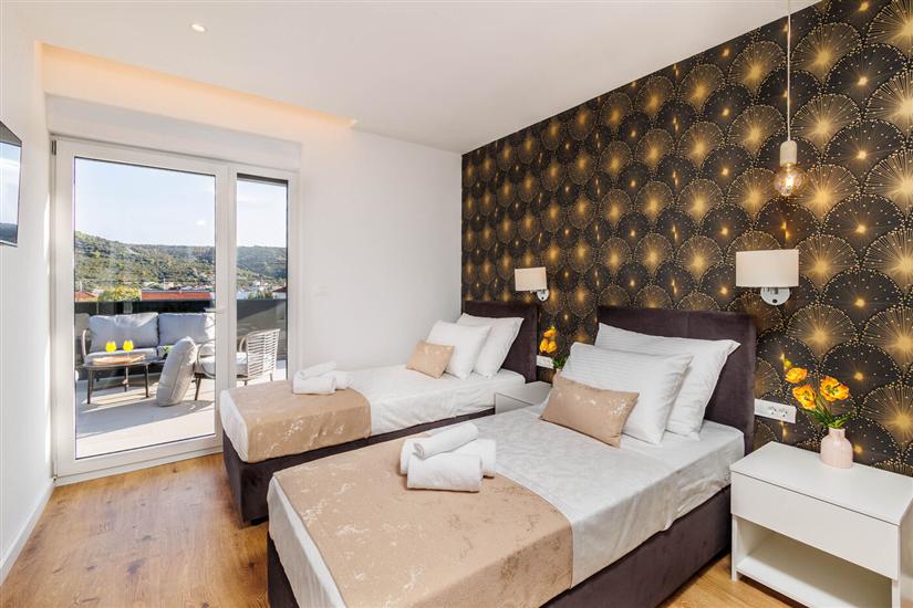 House K1, for 10 persons