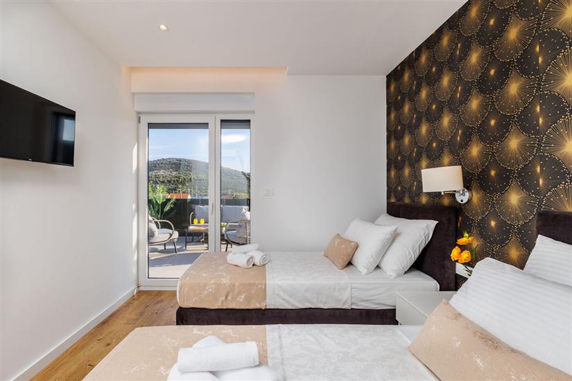 House K1, for 10 persons