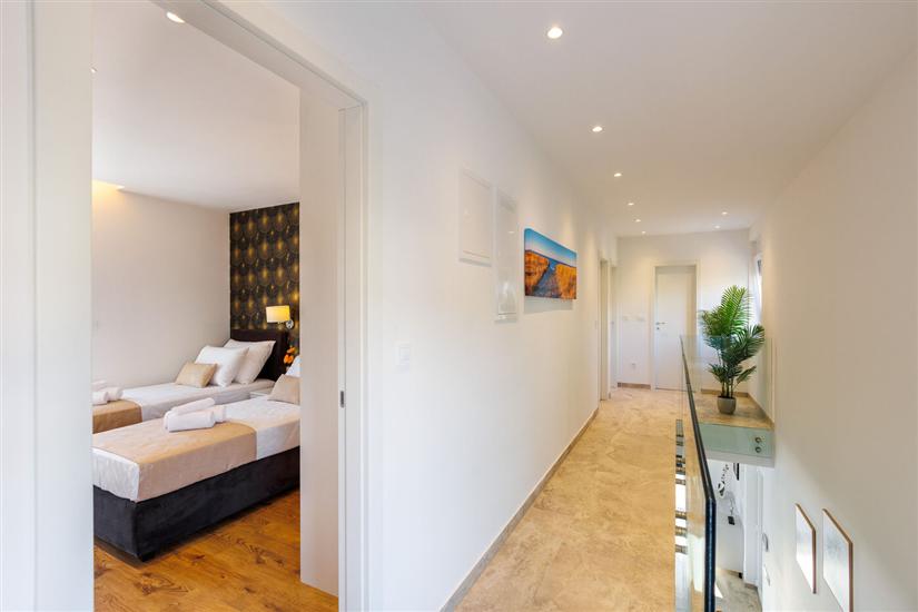 House K1, for 10 persons