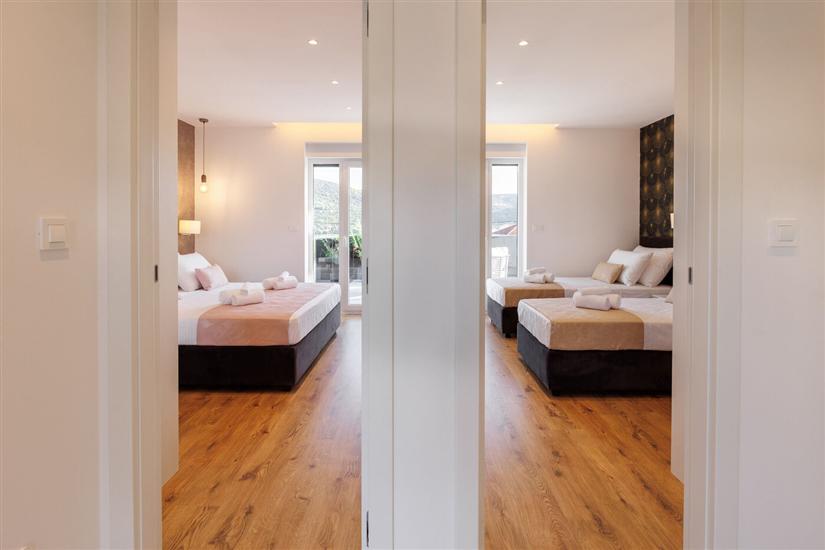 House K1, for 10 persons