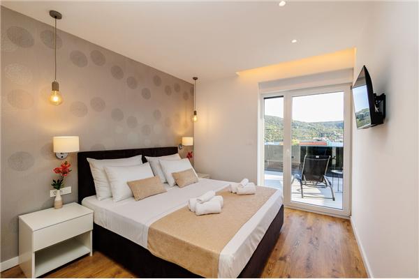 House K1, for 10 persons