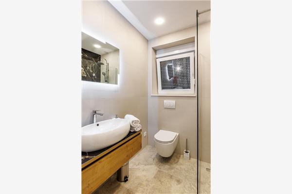 House K1, for 10 persons