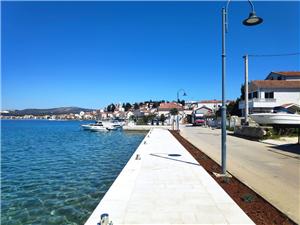 Apartment Iryna Rogoznica, Size 60.00 m2, Airline distance to the sea 10 m, Airline distance to town centre 50 m