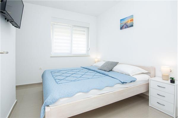 Apartment A2, for 8 persons