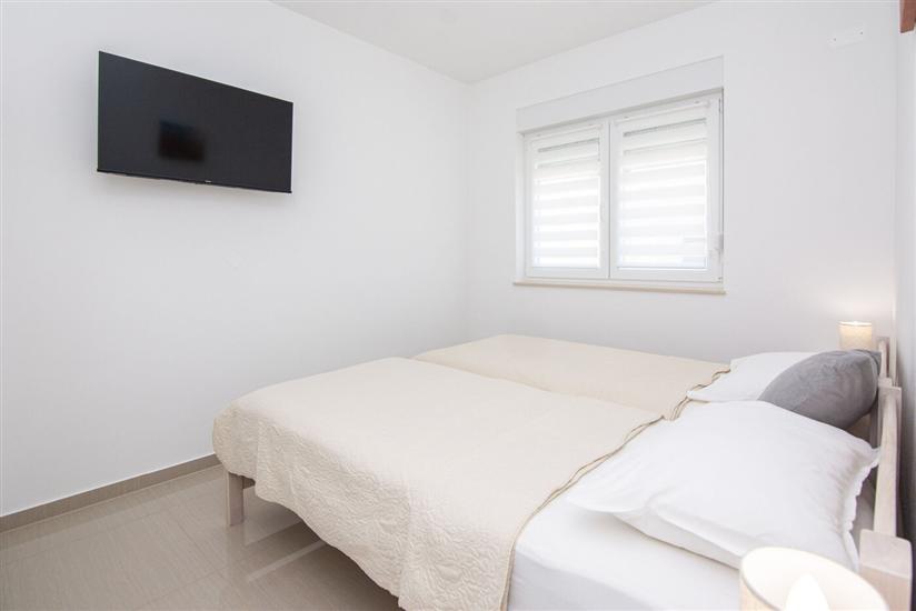 Apartment A2, for 8 persons