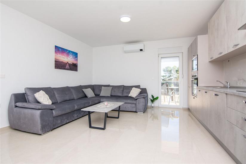 Apartment A2, for 8 persons