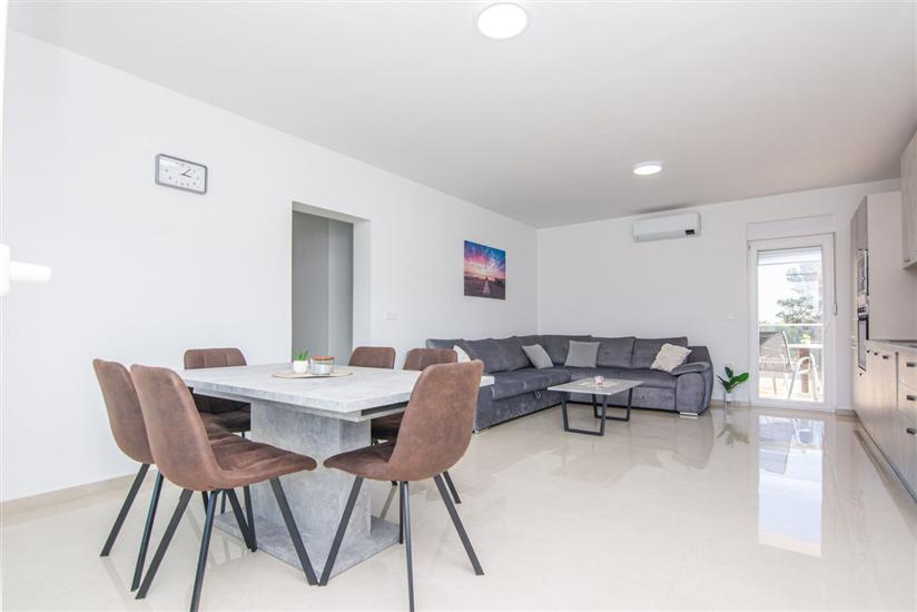 Apartment A2, for 8 persons