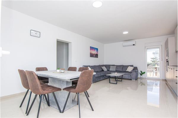 Apartment A2, for 8 persons