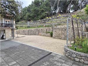 Apartment Ribaric Banjol - island Rab, Size 60.00 m2