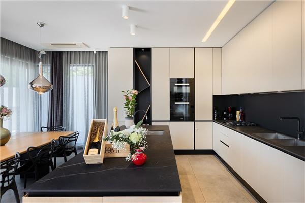 Hiša K1, na 8 osebe