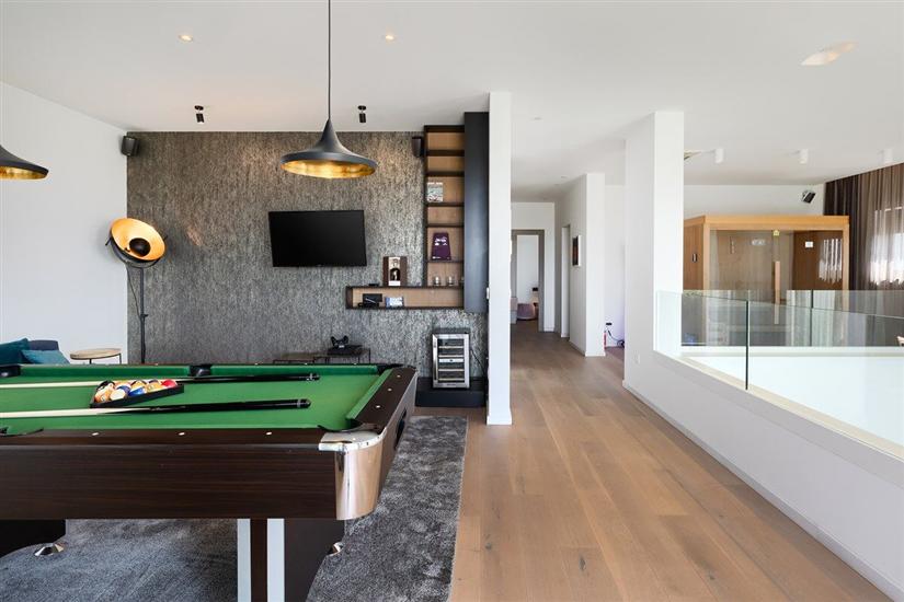 Hiša K1, na 8 osebe