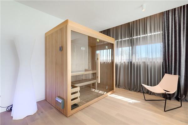 Hiša K1, na 8 osebe