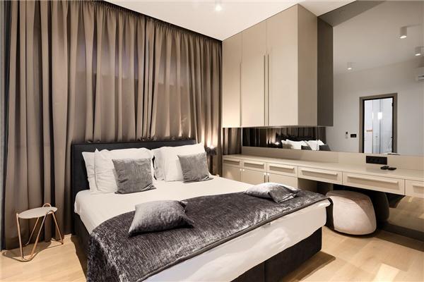 Hiša K1, na 8 osebe