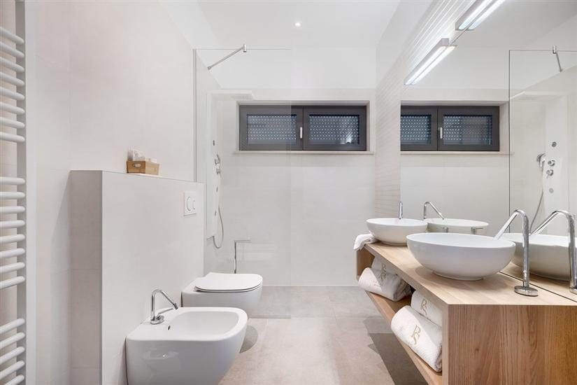 Hiša K1, na 8 osebe