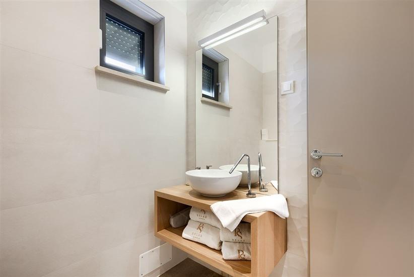 Hiša K1, na 8 osebe