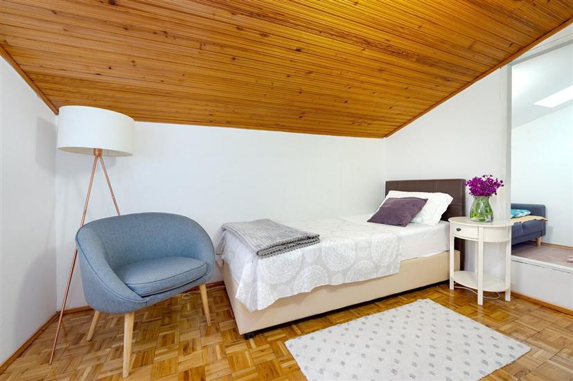 Apartment A1, for 5 persons