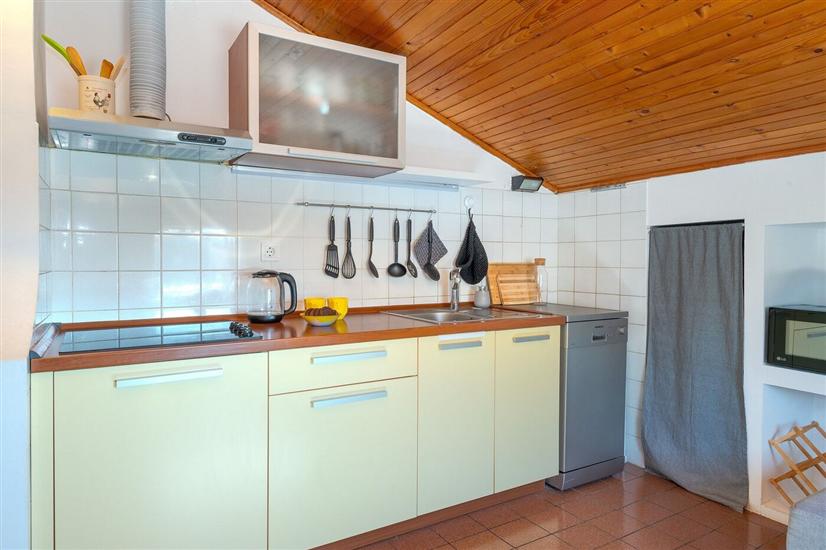Apartment A1, for 5 persons