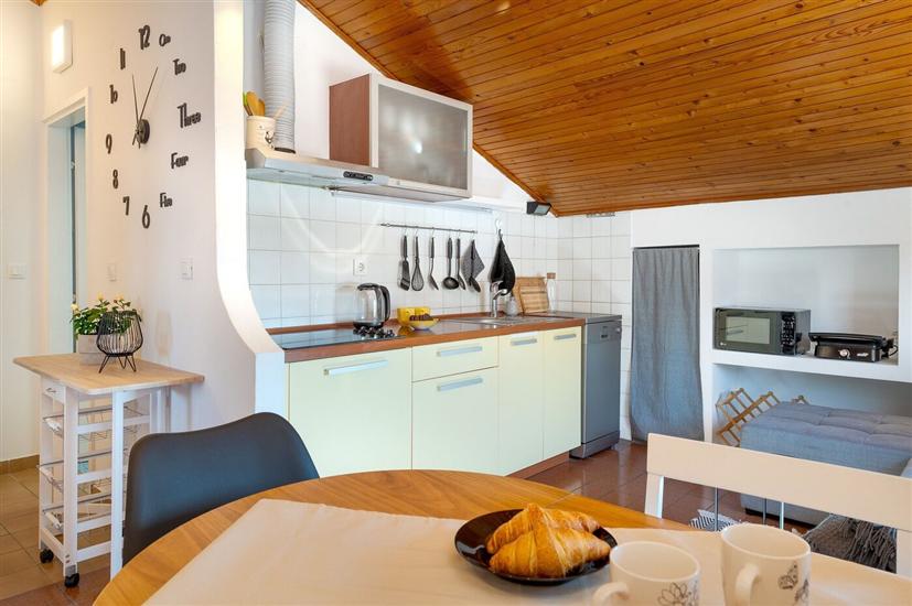 Apartment A1, for 5 persons