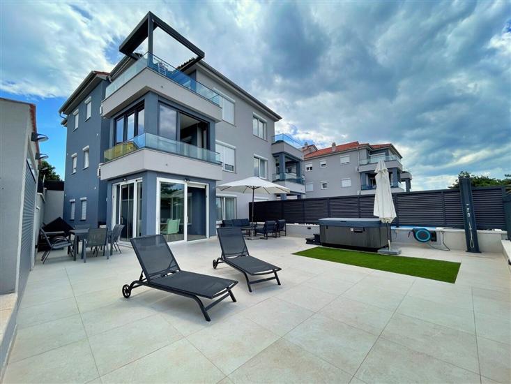 Villa SeaLuxe - jacuzzi i pogled more