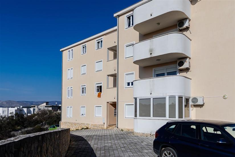 Apartment Maya