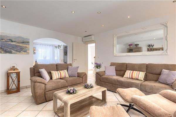 House K1, for 10 persons