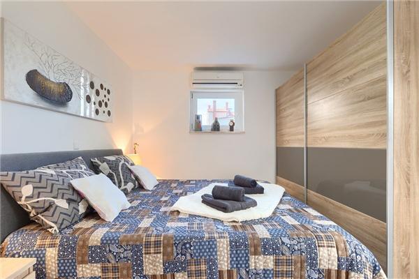 House K1, for 10 persons