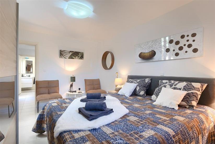 House K1, for 10 persons