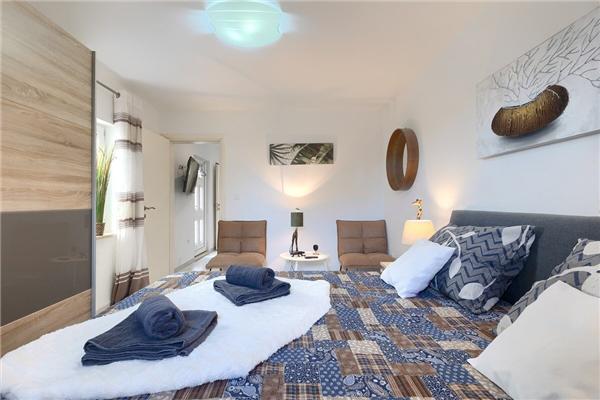 House K1, for 10 persons